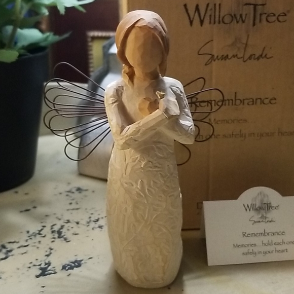 Willow Tree | Angel of Remembrance